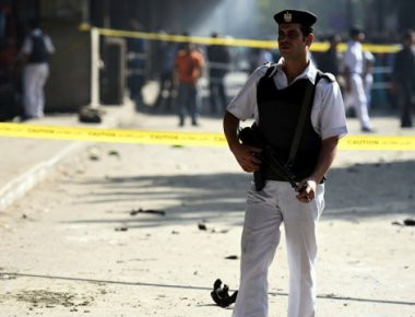 EKTAKTO: Τρομοκρατική επίθεση σε λεωφορείο Χριστιανών Κοπτών στην Αίγυπτο - Τουλάχιστον 26 νεκροί (φωτό, βίντεο) (upd7)